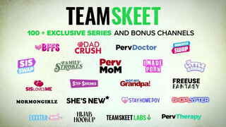 TeamSkeet - Ella Knox méretes mellei szétélvezve