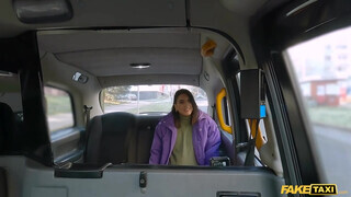Fake Taxi - Lena Coxx szexel a sofőrrel