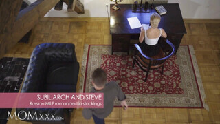 MOMxxx - Subil Arch a szexy orosz mami