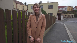 Public Agent - Marsianna Amon a gigászi didkós nőci