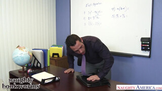 Josie Jagger a tanárral kufircol - Naughty America