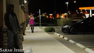 Naughty America - Sarah Jessie a kívánatos tetkós milf