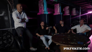 Private com - Tiffany Rousso és Cherry Kiss négy pacákkal kúr