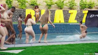 BRAZZERS - Luna Star fiatal pacákkal baszik