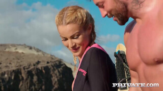 Private com - Cherry Kiss a gyönyörű szörfös gádzsi
