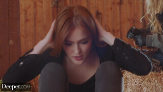 Deeper - Jia Lissa benyeli a óriási pöcst