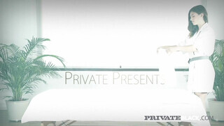 PrivateBlack - Julia Rocka a vadító masszőr maca