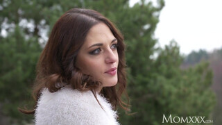 Rachel Adjani a fullos milf