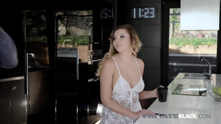 PrivateBlack - Anna Polina a hatalmas keblű tinédzser lány