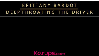 Karups - Brittany Bardot a szívdöglesztő világos szőke milf