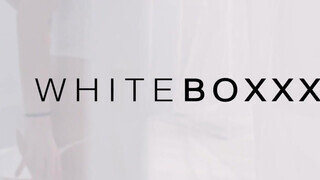 WHITEBOXXX - Adelle Sabelle a bájos francia pipi