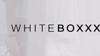 WhiteBoxxx - Eveline Dellai segg lyukba kefélve