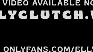 Elly Clutch telózás közben brét szop