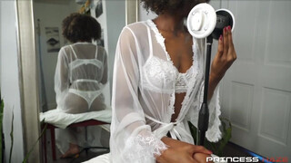 PrincessHaze a szexy fekete pipi