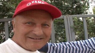 Gyuribácsi és a haverja döngetik a lányt