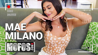 MOFOS - Mae Milano muffja megkúrelva gondosan