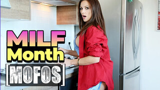 MOFOS - Mandy Flores popója megkúrelva