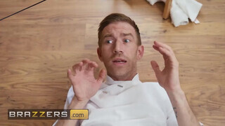 BRAZZERS - Szerencsés masszőr Danny szerencsés, hogy megdughatja Alyssia Kentet és a csábító szobalányát, Alice Hernandezt