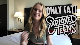 Jessa Rhodes reszel és lenyeli a spermát az legelső jelenetében