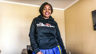 Afrikai fősulis pipi munkát keres a tanulmányaihoz