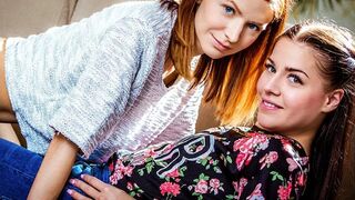 Eveline Dellai vad lovaglása kétfejű műfütyivel
