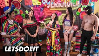 Sophia Leone és Natalia Nix tinédzser csajai forró orgiában