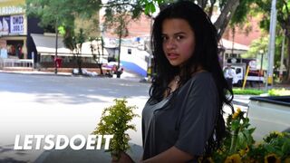 Aranyos fekete milf selena gomez mélyen tolva dél amerikai muffban