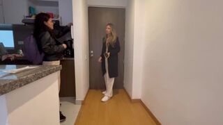 A szomszéd csaj lesbi vágyait teljesítem hálából