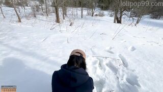 Ázsiai fitnesz lány keményen meghágva a hidegben -20°c-on