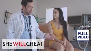 She Will Cheat: Gabi Paltrova Gyönyörű Dokija Tudja, Hogy Nem Gyógyszerre, Hanem Könyörtelen Szexre Vágyik